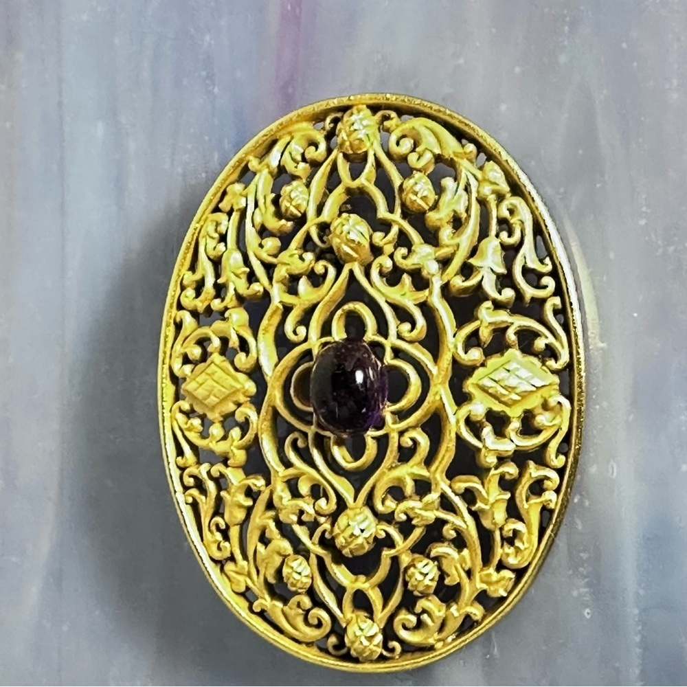 MFA Vintage Elegant Gold Filigree Oval Brooch • Pin with Purple Cabochon 2’